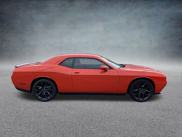 2022 Dodge Challenger SXT photo 3