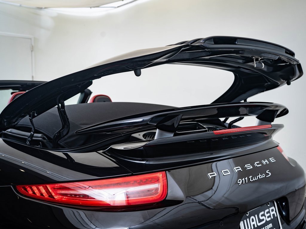 2015 Porsche 911 Turbo S photo 32