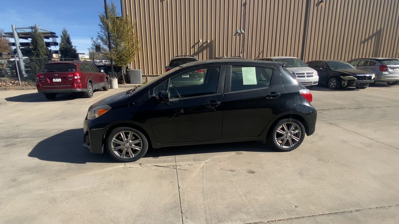 2014 Toyota Yaris SE photo 3