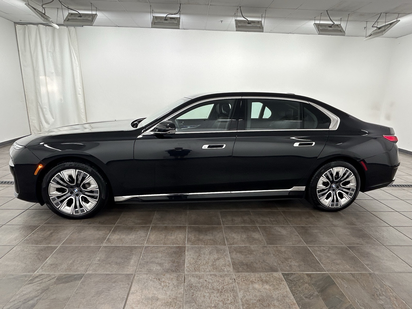 Used 2024 BMW i7 Base with VIN WBY43EJ00RCR00136 for sale in Elmhurst, IL