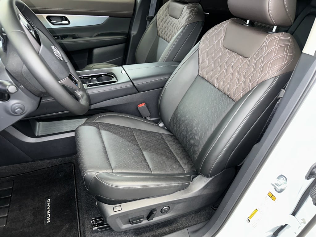 2025 Nissan Murano Platinum photo 2