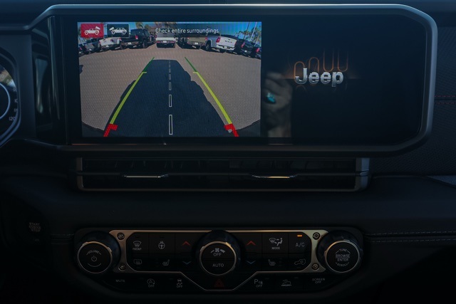 2025 Jeep Wrangler Rubicon photo 26
