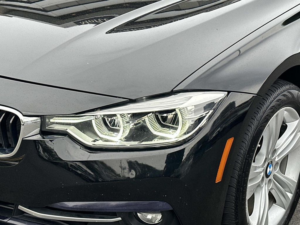 2018 Bmw 330i xDrive Sedan photo 2
