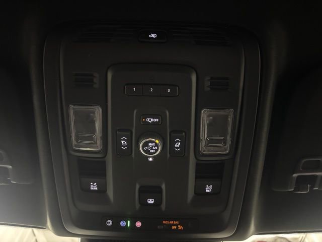 2024 Cadillac Escalade Premium Luxury photo 28