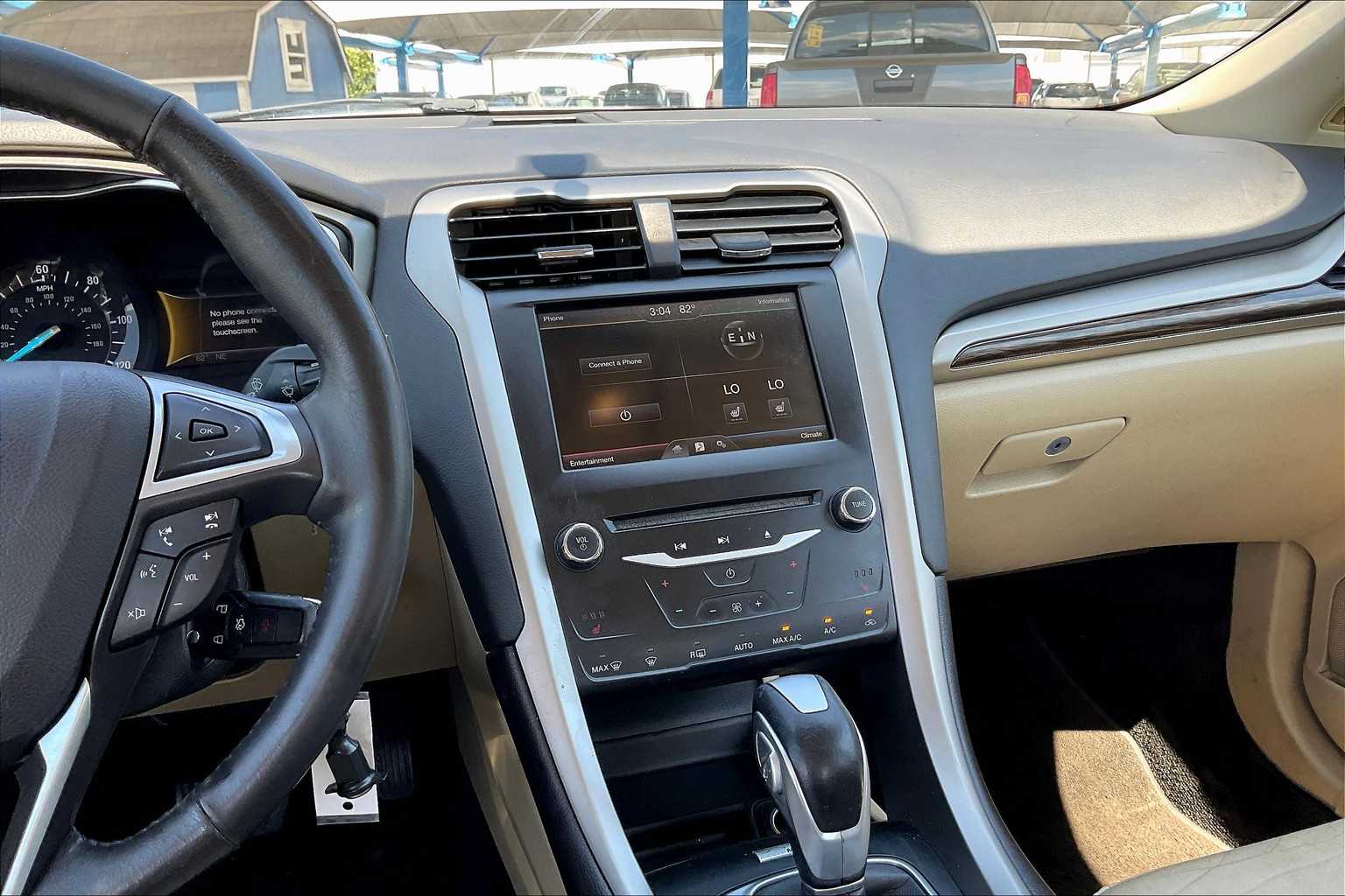 2014 Ford Fusion SE Hybrid photo 6