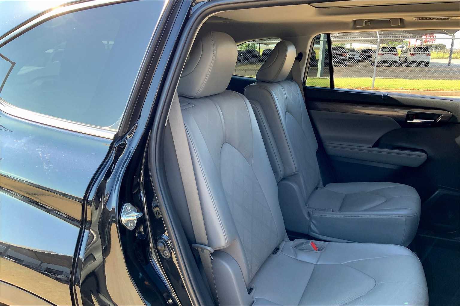 2022 Toyota Highlander Platinum photo 16