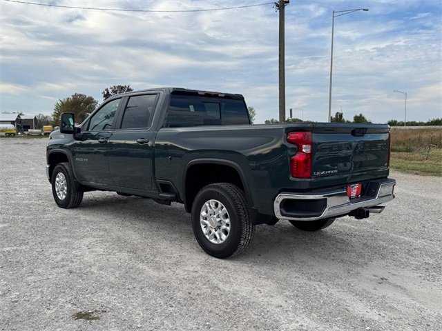 2026 Chevrolet Silverado 2500HD LT photo 3