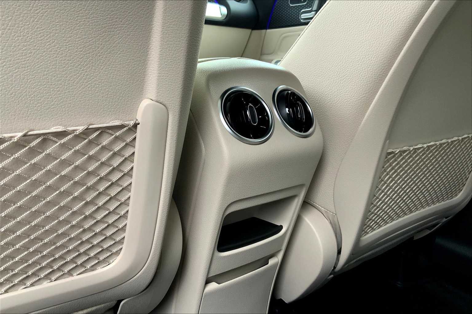 2025 Mercedes Benz GLB 250 photo 11
