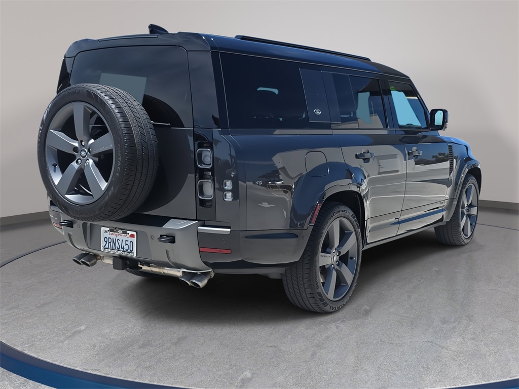 2024 Land Rover Defender 130 V8 photo 5
