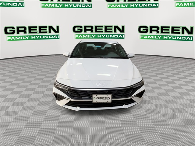 2026 Hyundai Elantra SE photo 4