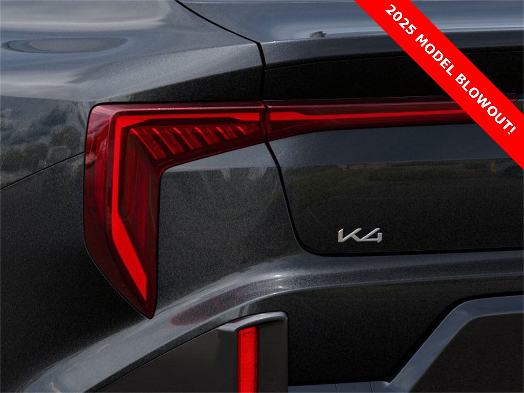 2025 Kia K4 GT-Line photo 9