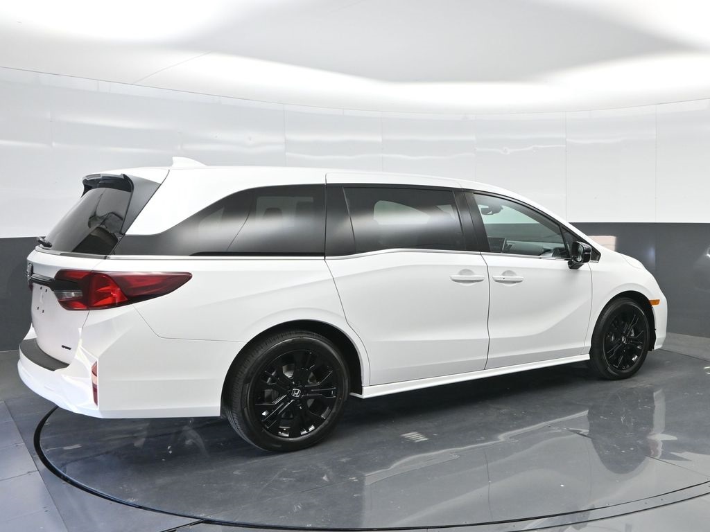 2026 Honda Odyssey photo 3