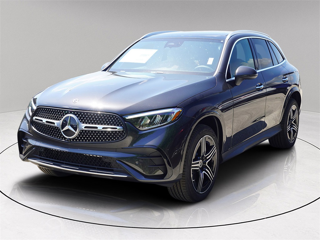 2025 Mercedes Benz GLC 300 4MATIC photo 3