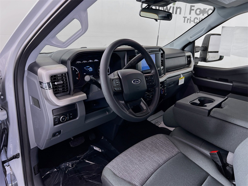2025 Ford F-250 XLT photo 3
