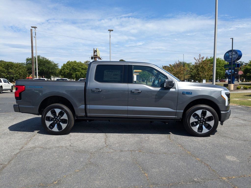 2025 Ford F-150 Lightning Platinum photo 3