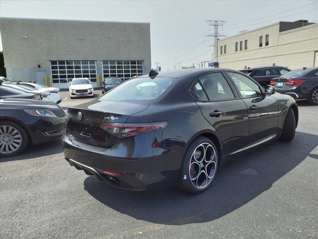 2024 Alfa Romeo Giulia Ti - VELOCE photo 3