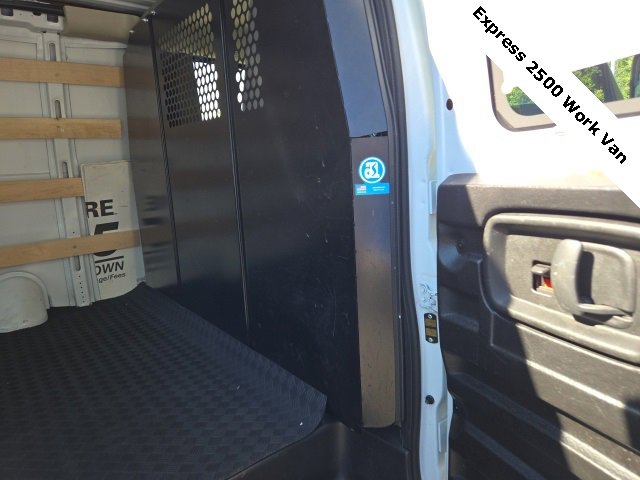 2024 Chevrolet Express Cargo Van 2500 photo 4