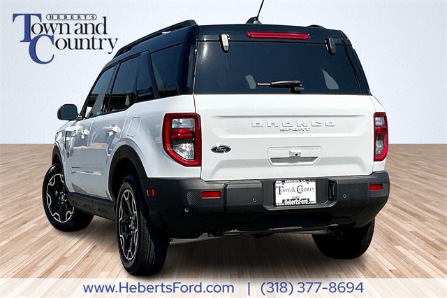 2025 Ford Bronco Sport Outer Banks photo 3