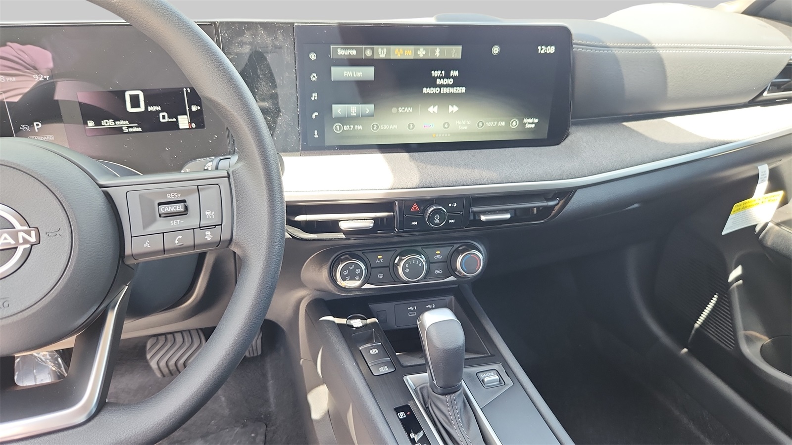 2025 Nissan Kicks SV photo 13