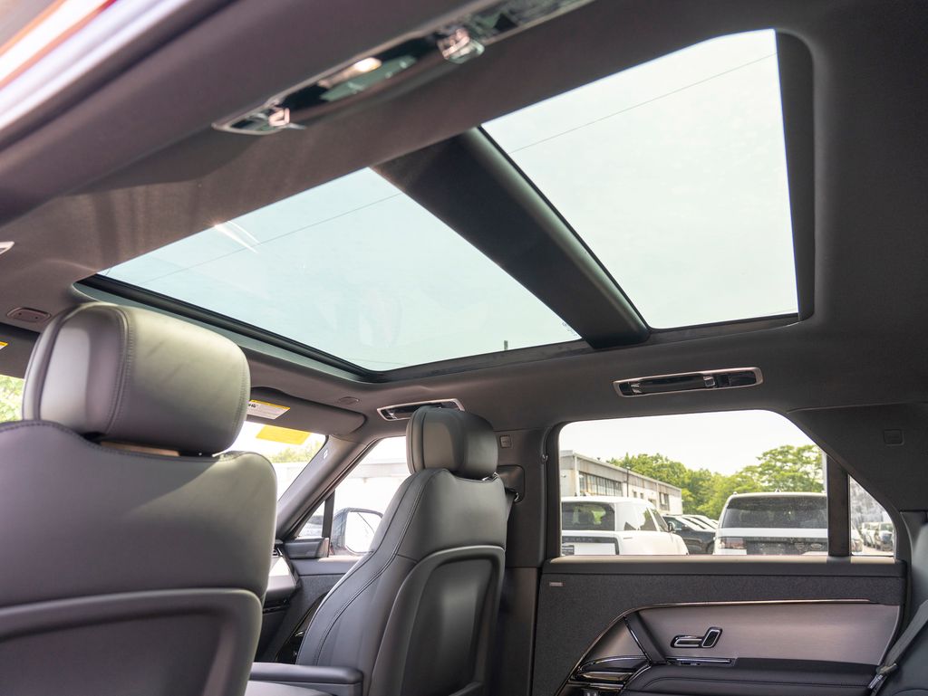 2025 Land Rover Range Rover Sport SE photo 20