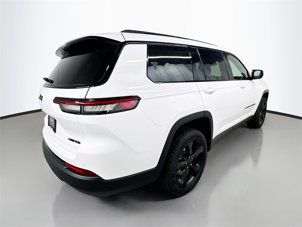 2025 Jeep Grand Cherokee Limited photo 2