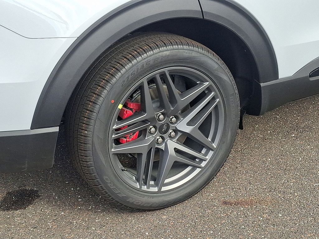 2026 Ford Explorer ST photo 3