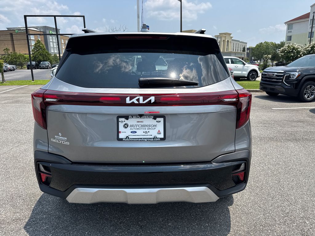 2025 Kia Seltos S photo 3