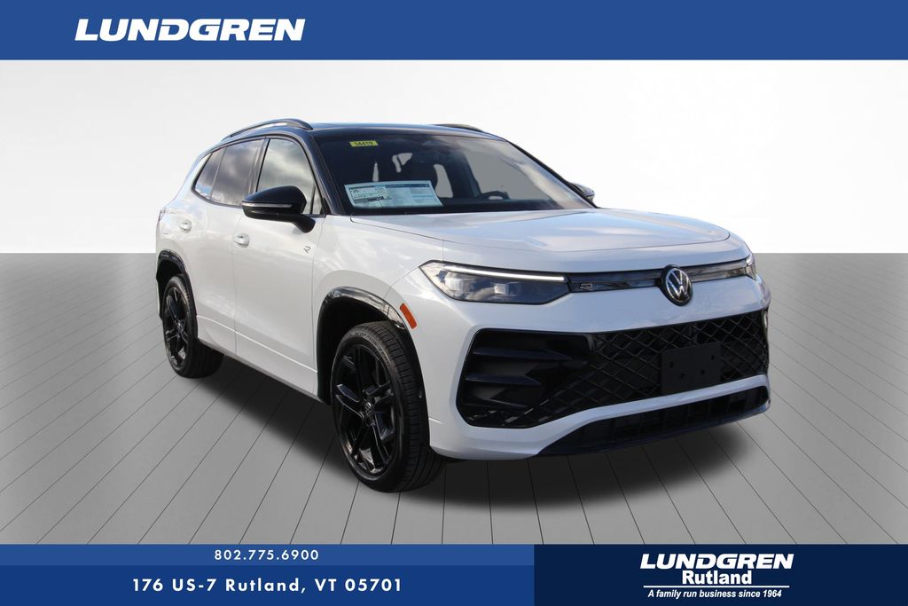 2026 Volkswagen Tiguan SE R-LINE BLACK's photo