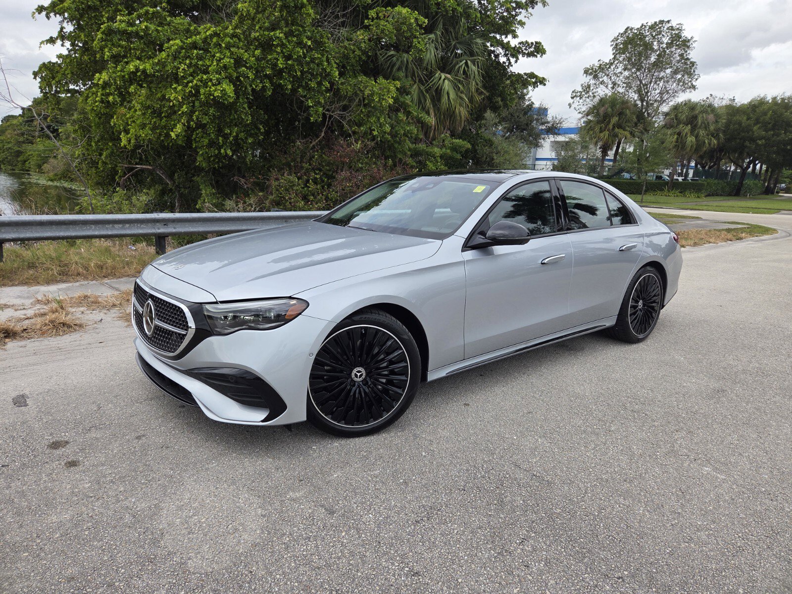 2024 Mercedes-Benz E-Class E350's photo