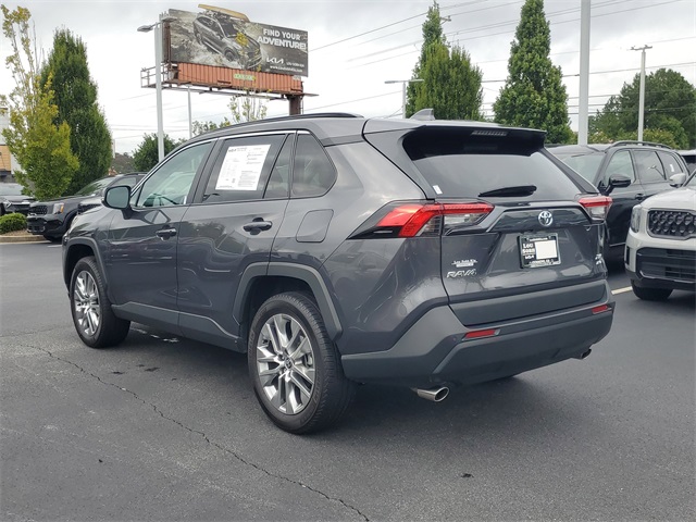 2023 Toyota RAV4 XLE Premium photo 4