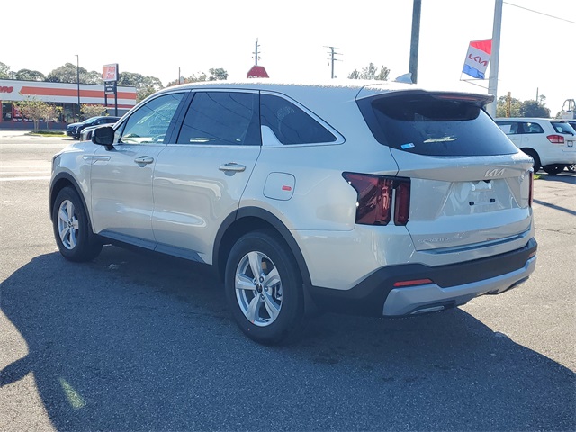 2026 Kia Sorento LX photo 4