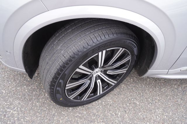 2024 Volvo XC90 B5 Plus photo 13