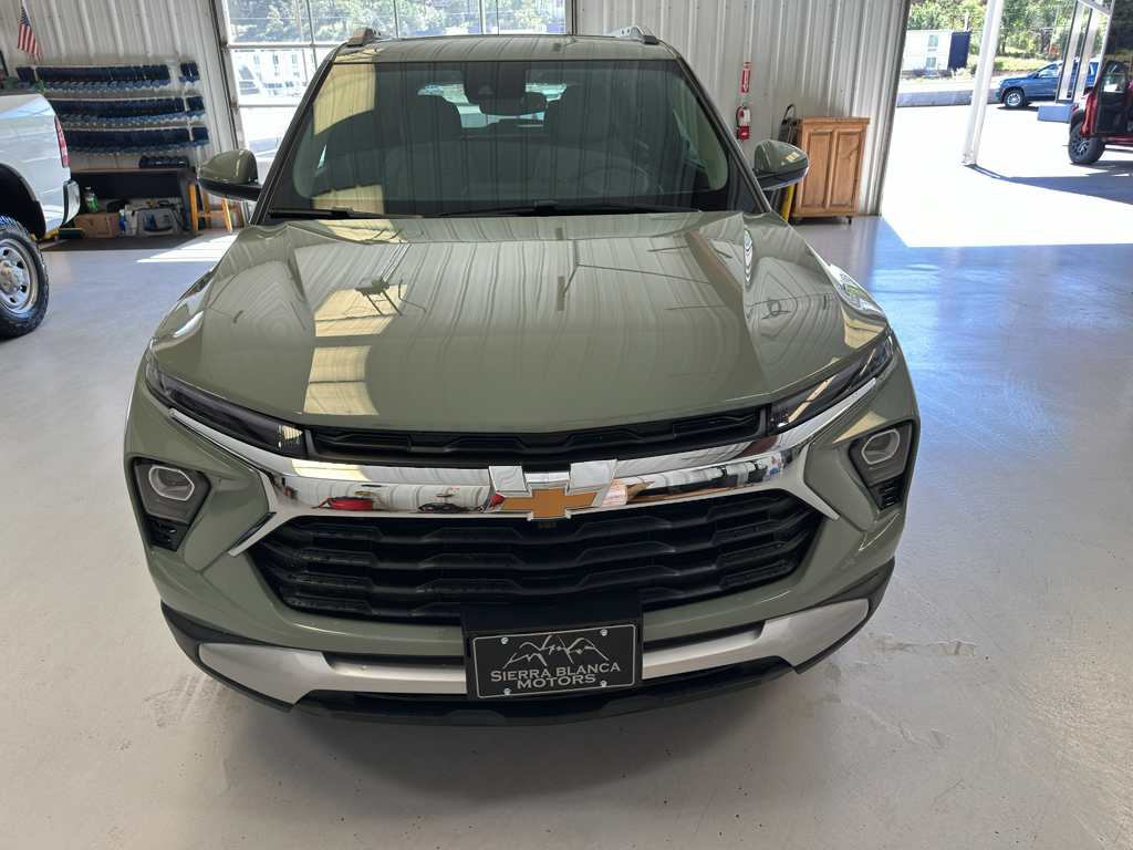 2026 Chevrolet Trailblazer LT photo 2