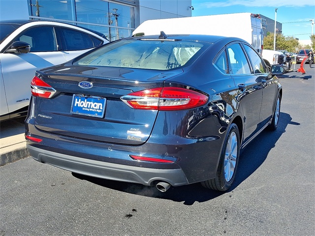 2020 Ford Fusion SE photo 4