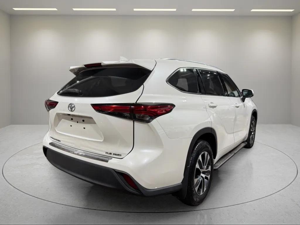 2020 Toyota Highlander XLE photo 4