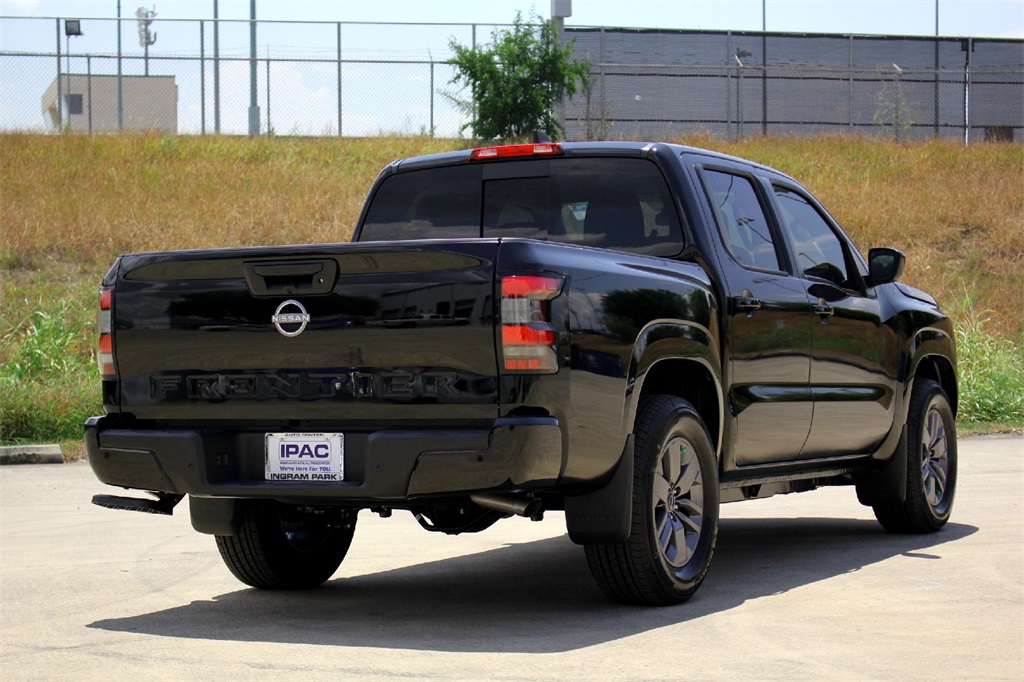 2025 Nissan Frontier SV photo 3