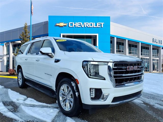 2023 GMC Yukon XL SLT's photo