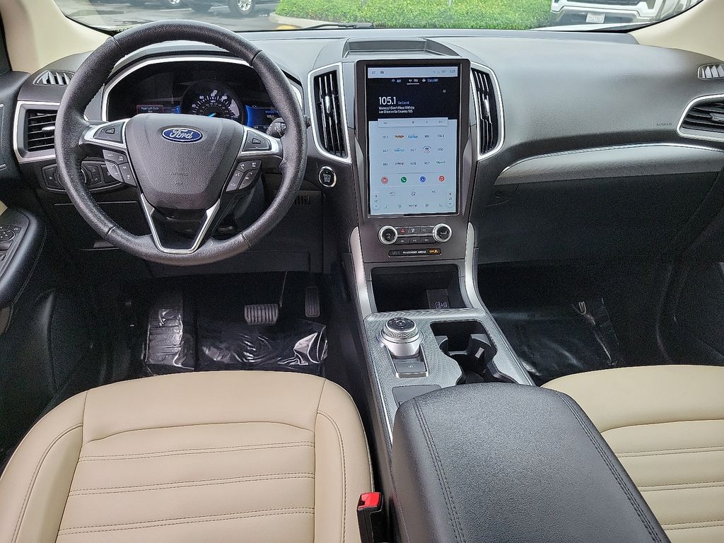 2021 Ford Edge SEL photo 4