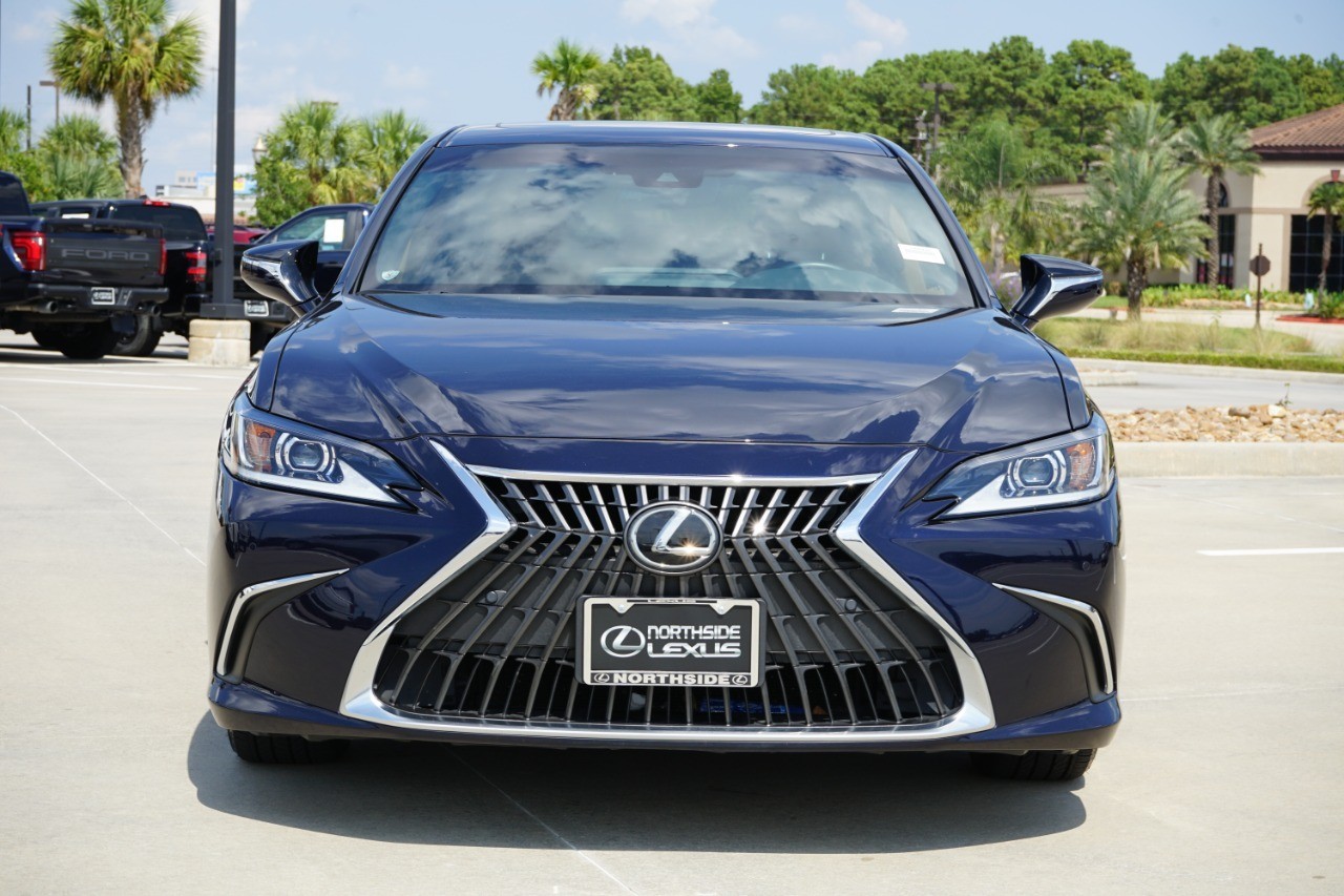 2025 Lexus ES 350 photo 2