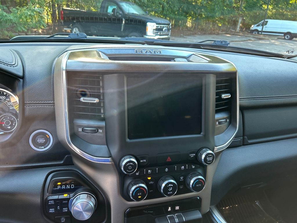 2022 Ram 1500 Laramie photo 16
