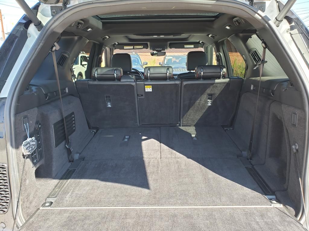 2018 Land Rover Discovery HSE photo 7