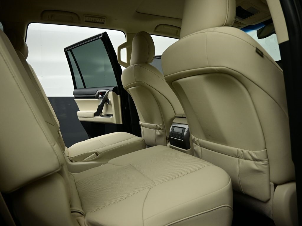 2023 Lexus GX 460 photo 26