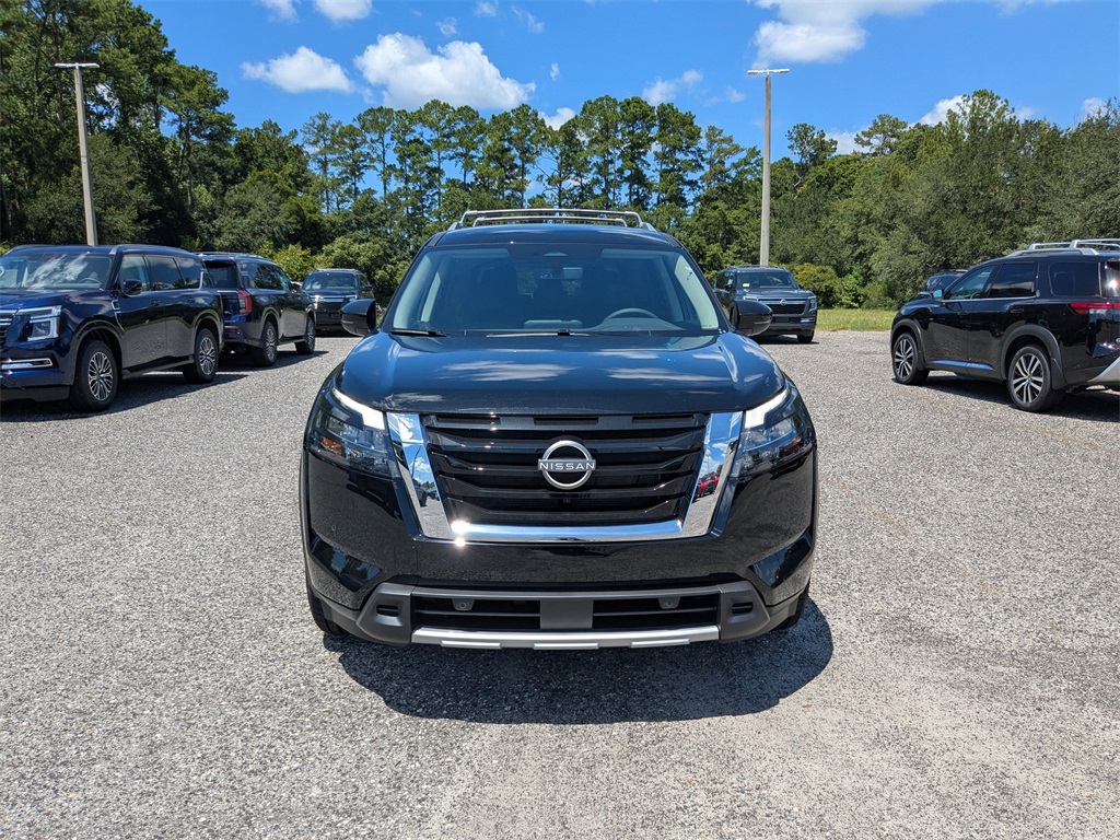 2025 Nissan Pathfinder SL photo 8