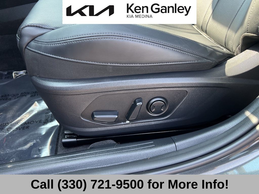 2025 Kia K5 EX photo 25