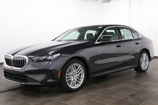 2025 BMW 5 Series 530i's photo