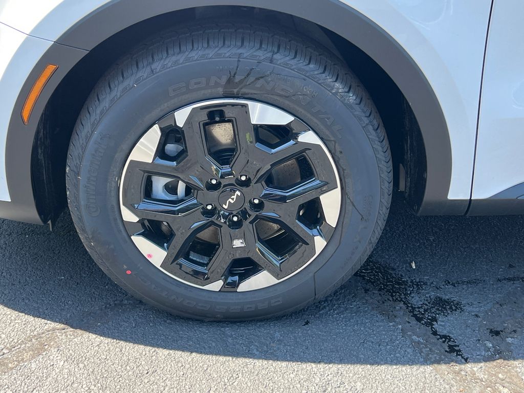 2025 Kia Sorento S photo 8