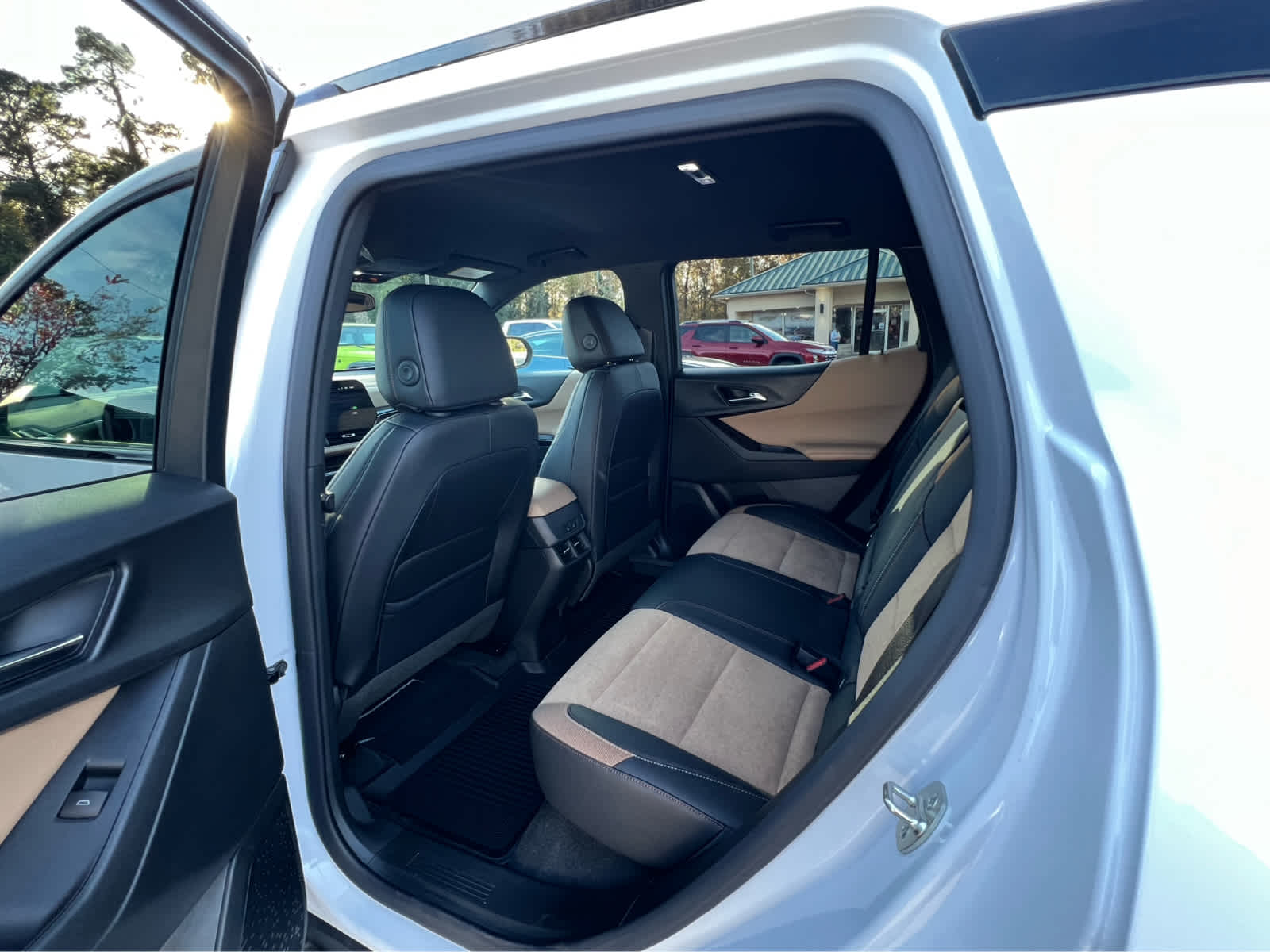 2026 Chevrolet Equinox ACTIV photo 2