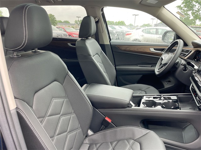 2025 Volkswagen Atlas SE Technology photo 30