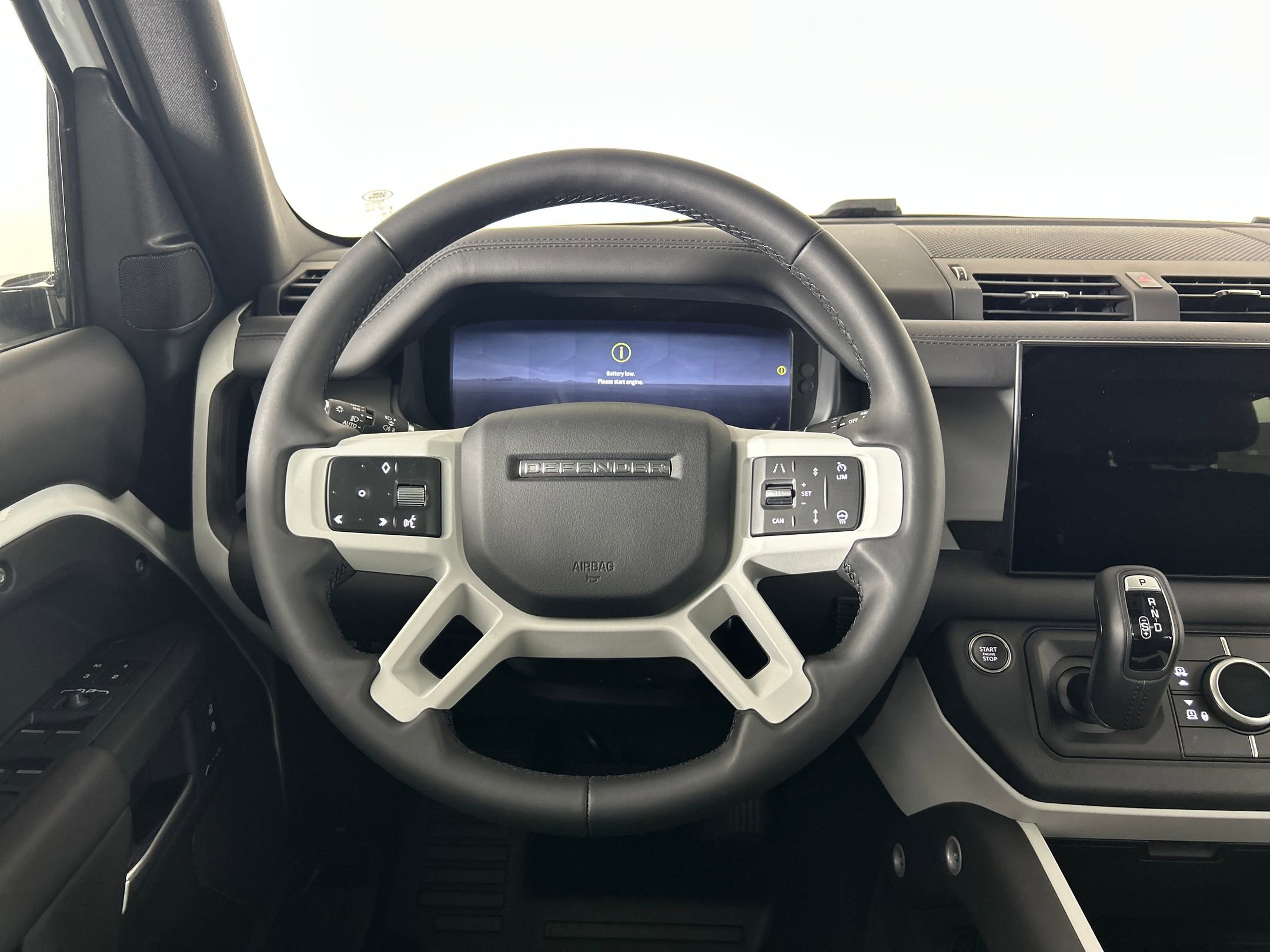 2025 Land Rover Defender 130 S photo 3