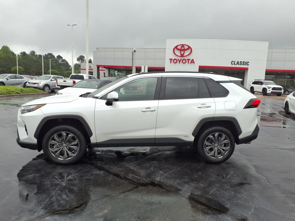 2024 Toyota RAV4 Hybrid XLE Premium photo 2